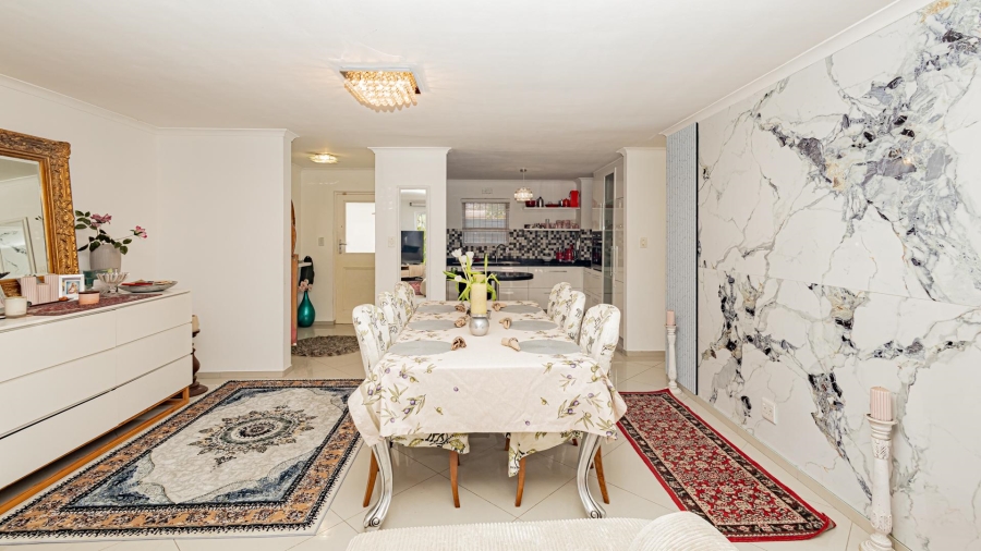 3 Bedroom Property for Sale in Sunningdale Western Cape